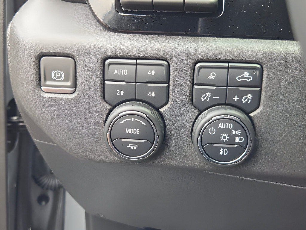 Certified 2023 Chevrolet Silverado 1500 ZR2 w/ Technology Package AWD/4WD image 35