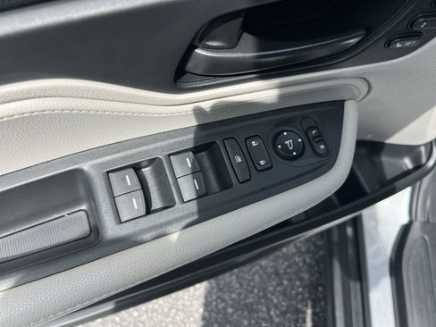 Used 2025 Honda Odyssey EX-L image 15