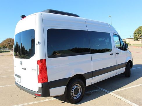 Used 2024 Mercedes-Benz Sprinter 2500 image 5