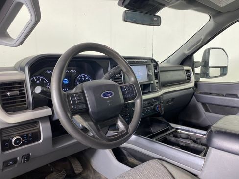 Used 2023 Ford F250 XLT AWD/4WD image 5