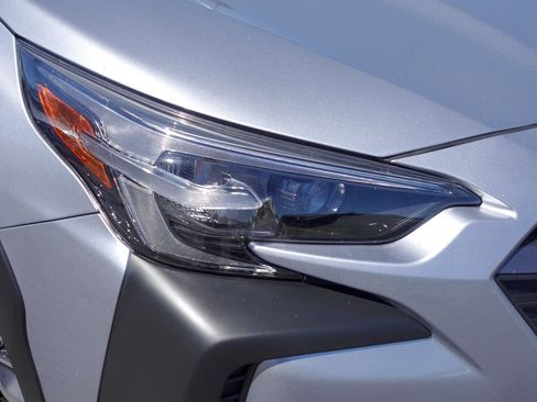 Certified 2025 Subaru Outback Limited AWD/4WD image 2