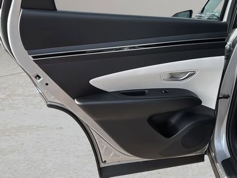 Used 2024 Hyundai Tucson SEL FWD image 17