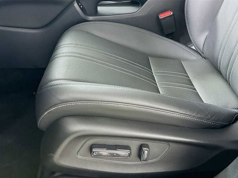 Used 2024 Honda HR-V EX-L image 17