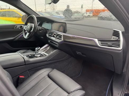 Used 2022 BMW X6 M50i w/ Executive Package image 27