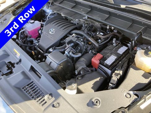 Used 2024 Toyota Highlander Limited image 52