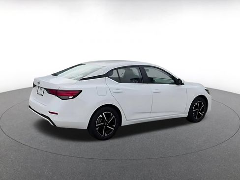 Used 2025 Nissan Sentra SV FWD image 10