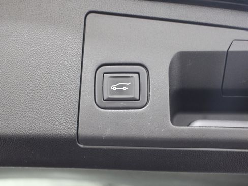 Used 2021 Cadillac XT4 Premium Luxury image 24