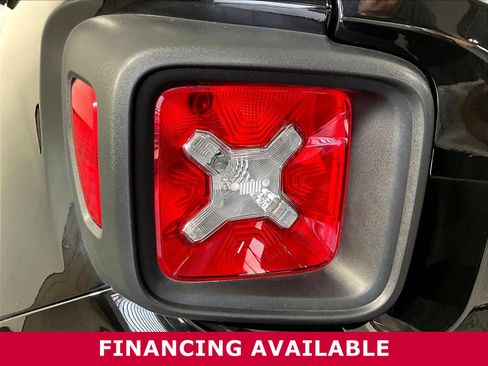 Used 2023 Jeep Renegade Trailhawk AWD/4WD image 21