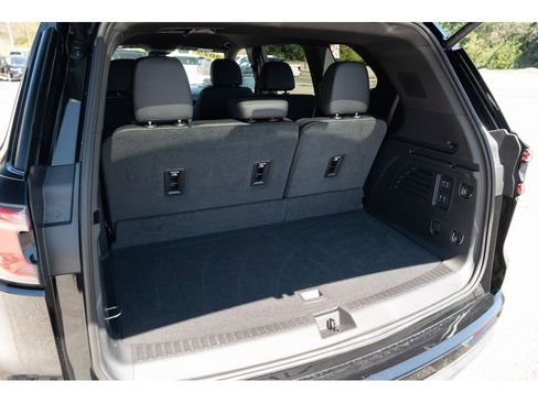 Used 2025 GMC Acadia Denali image 32