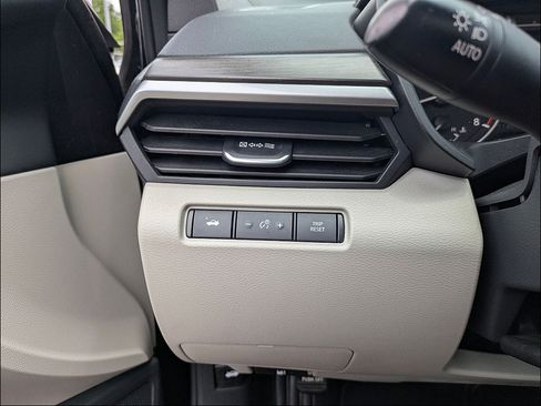 Used 2025 Nissan Altima 2.5 SV FWD image 16
