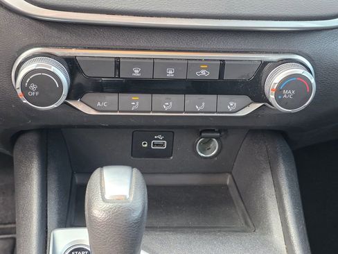 Used 2024 Nissan Altima 2.5 S FWD image 23