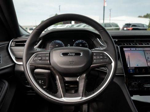 New 2025 Jeep Grand Cherokee L Limited AWD/4WD image 30