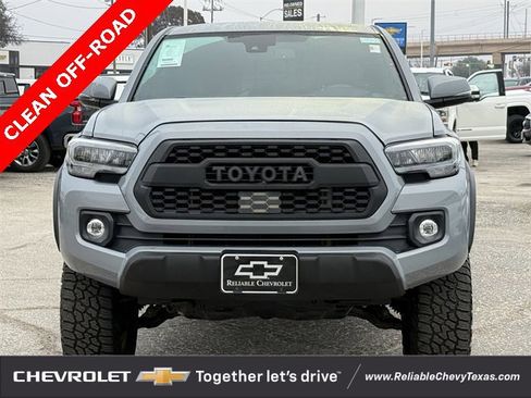 Used 2020 Toyota Tacoma TRD Off-Road image 3