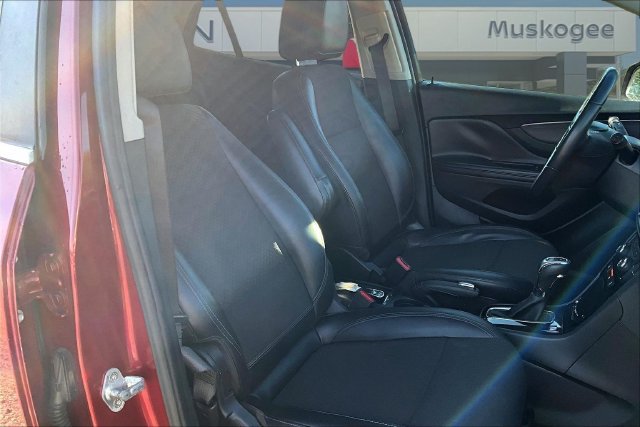 Used 2021 Buick Encore Preferred w/ Safety Package FWD image 29