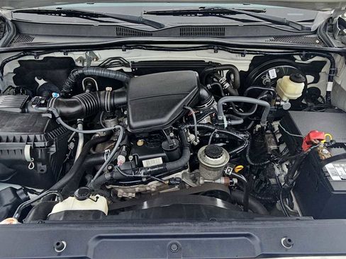 Used 2018 Toyota Tacoma SR image 17