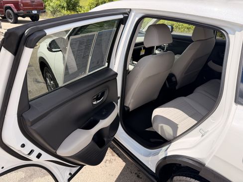 Used 2026 Honda HR-V LX image 10