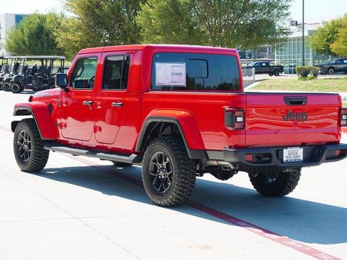 New 2025 Jeep Gladiator Sport image 3