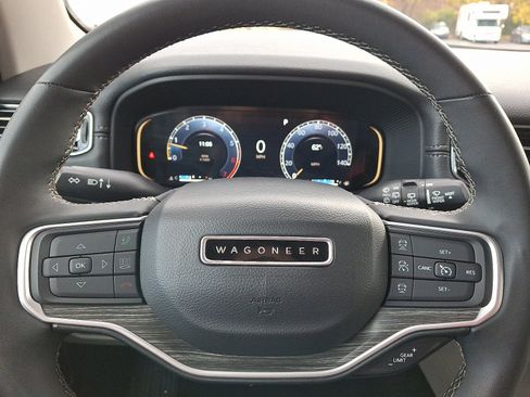 Used 2023 Jeep Wagoneer L Series II image 19