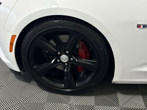 Used 2017 Chevrolet Camaro SS image 12