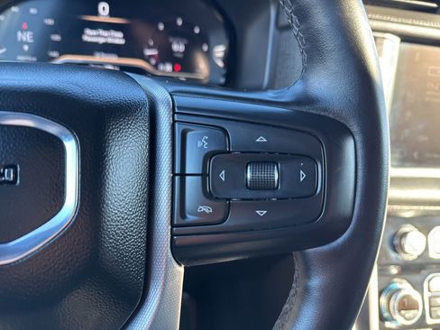 Used 2023 GMC Yukon Denali image 28