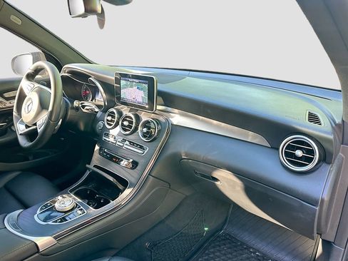 Used 2018 Mercedes-Benz GLC 300 image 31