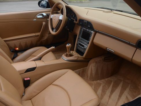 Used 2005 Porsche 911 Carrera image 4