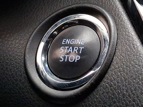 Used 2019 Toyota C-HR XLE image 22