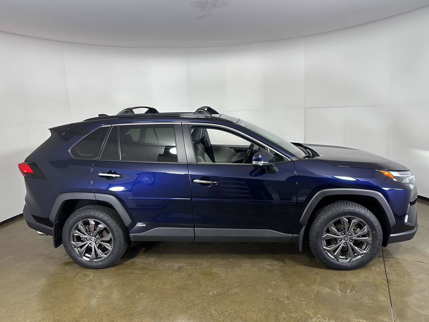 Used 2023 Toyota RAV4 Limited AWD/4WD image 10