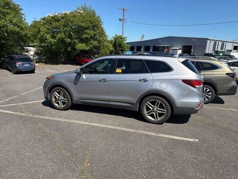 Used 2017 Hyundai Santa Fe FWD image 10
