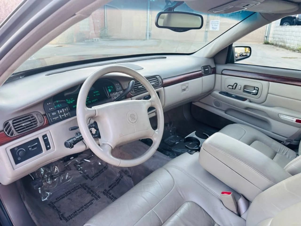 Used 1998 Cadillac De Ville FWD image 18