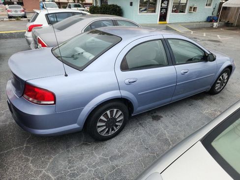 Used 2002 Chrysler Sebring LX image 3