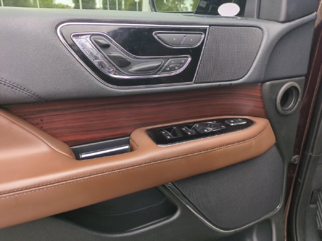 Used 2023 Lincoln Navigator Reserve AWD/4WD image 24