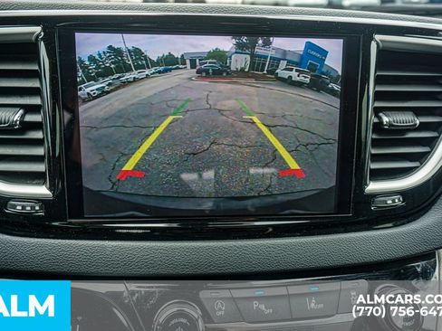 Used 2023 Chrysler Pacifica Touring-L FWD image 38