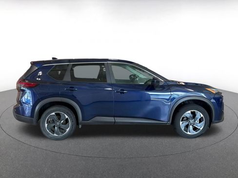 Used 2025 Nissan Rogue SV image 16