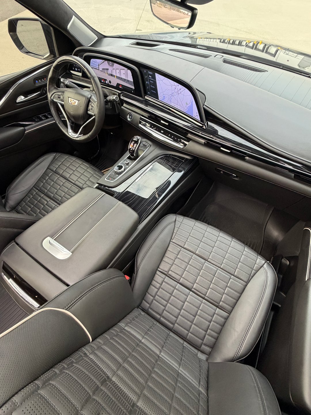Used 2023 Cadillac Escalade V w/ LPO, ONYX Package AWD/4WD image 15