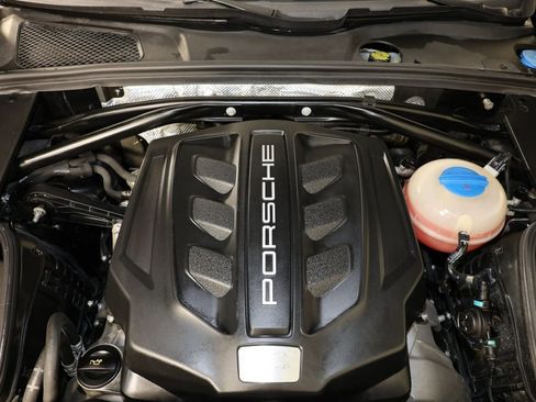 Used 2017 Porsche Macan GTS AWD/4WD image 36