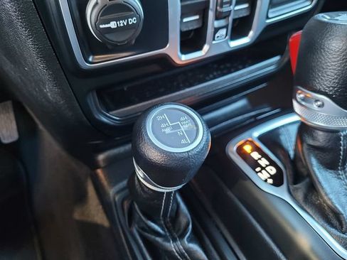 Certified 2025 Jeep Wrangler Unlimited Sahara AWD/4WD image 14