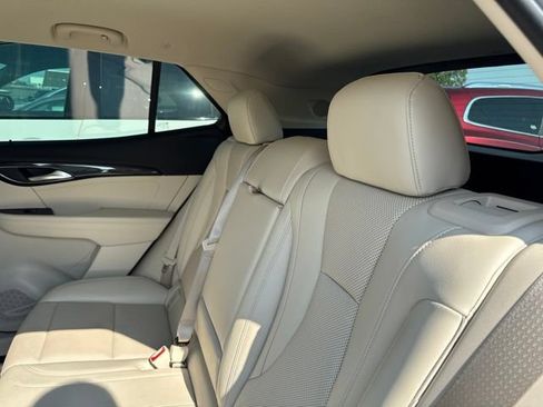 Used 2022 Buick Envision Essence w/ Technology Package I FWD image 5