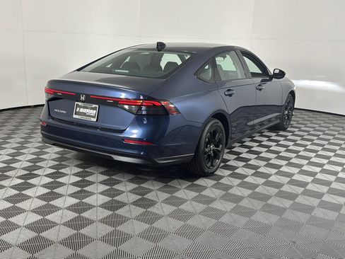 Used 2025 Honda Accord SE image 4