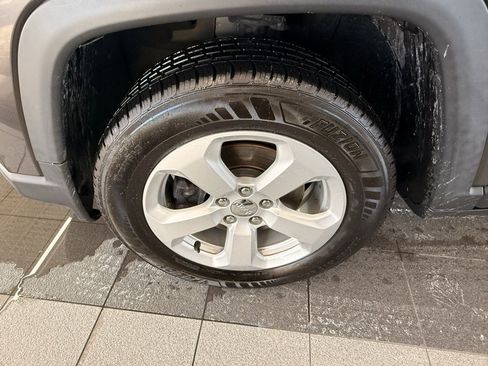 Used 2019 Jeep Compass Latitude w/ Cold Weather Group image 37