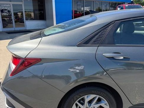 Used 2024 Hyundai Elantra SEL FWD image 9