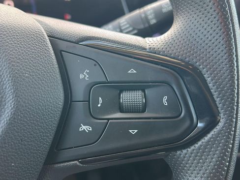 Used 2025 Chevrolet Trax LT image 25