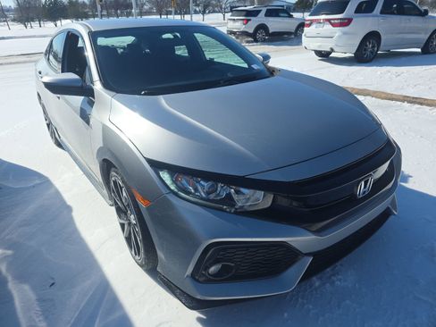 Used 2018 Honda Civic Sport image 4