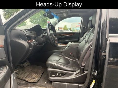 Used 2015 Cadillac Escalade Luxury AWD/4WD image 5