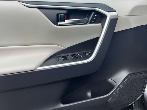 Certified 2022 Toyota RAV4 XLE Premium image 21