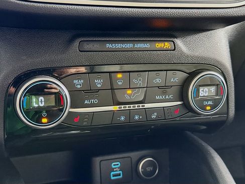 Used 2021 Ford Escape SE w/ SE Sport Appearance Package AWD/4WD image 14