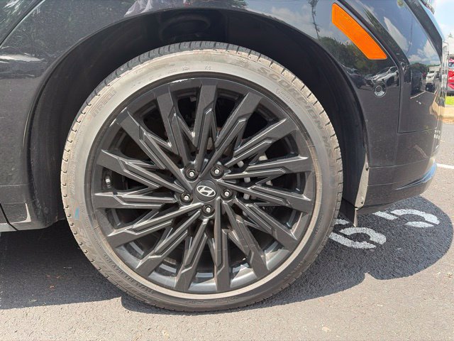Used 2025 Hyundai Santa Fe Calligraphy AWD/4WD image 6