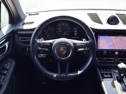 Certified 2024 Porsche Macan AWD/4WD image 15