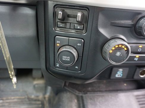 Used 2024 Ford F250 XL w/ XL Chrome Package image 12