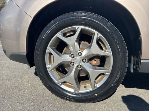 Used 2016 Subaru Forester 2.5i Touring w/ Popular Package #2 image 9